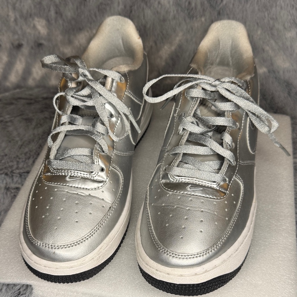 Nike Women’s Silver Metallic Athletic Sneakers
